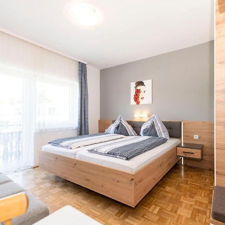 Gaestehaus Genf Velden am Wörthersee Екстериор снимка