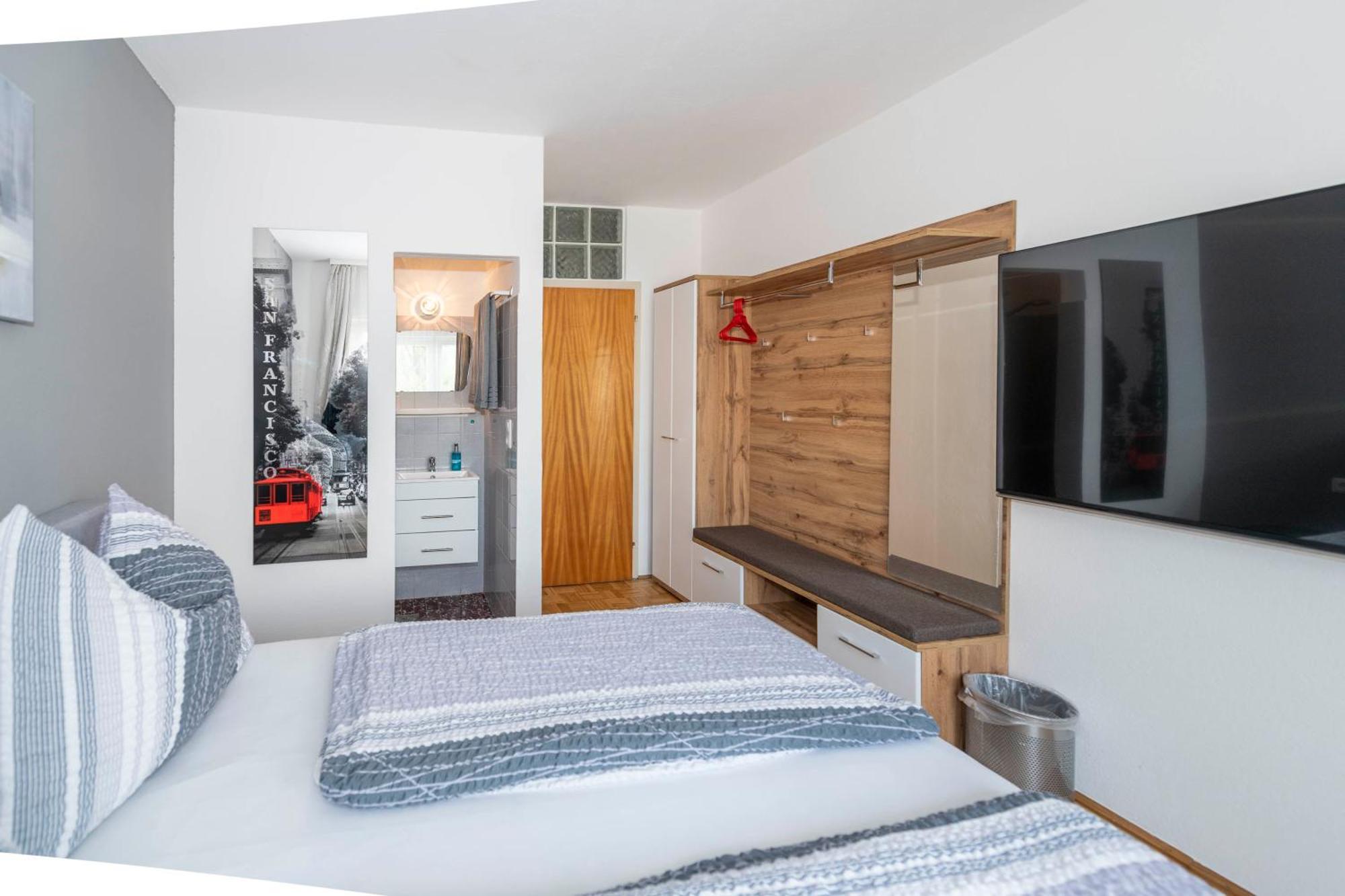 Gaestehaus Genf Velden am Wörthersee Стая снимка
