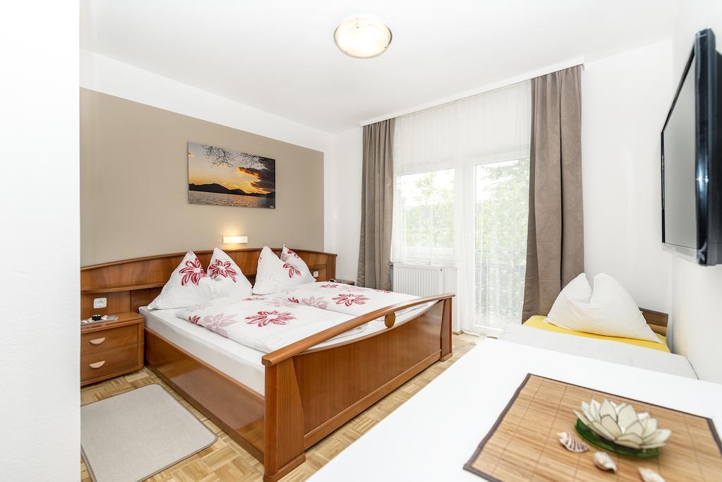 Gaestehaus Genf Velden am Wörthersee Стая снимка