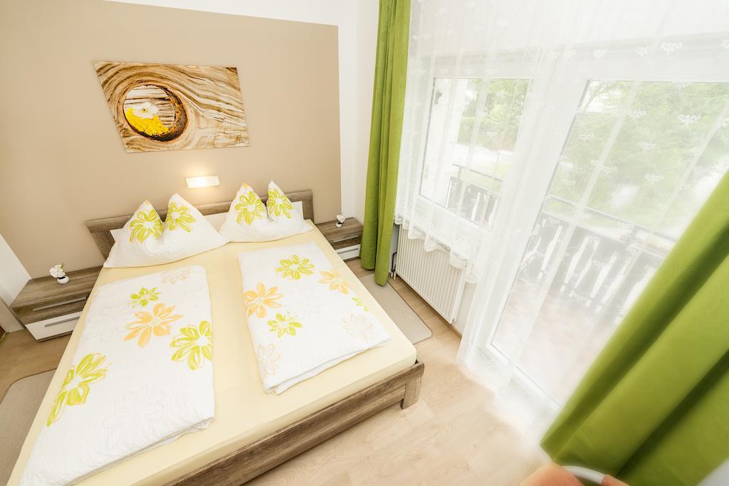 Gaestehaus Genf Velden am Wörthersee Стая снимка