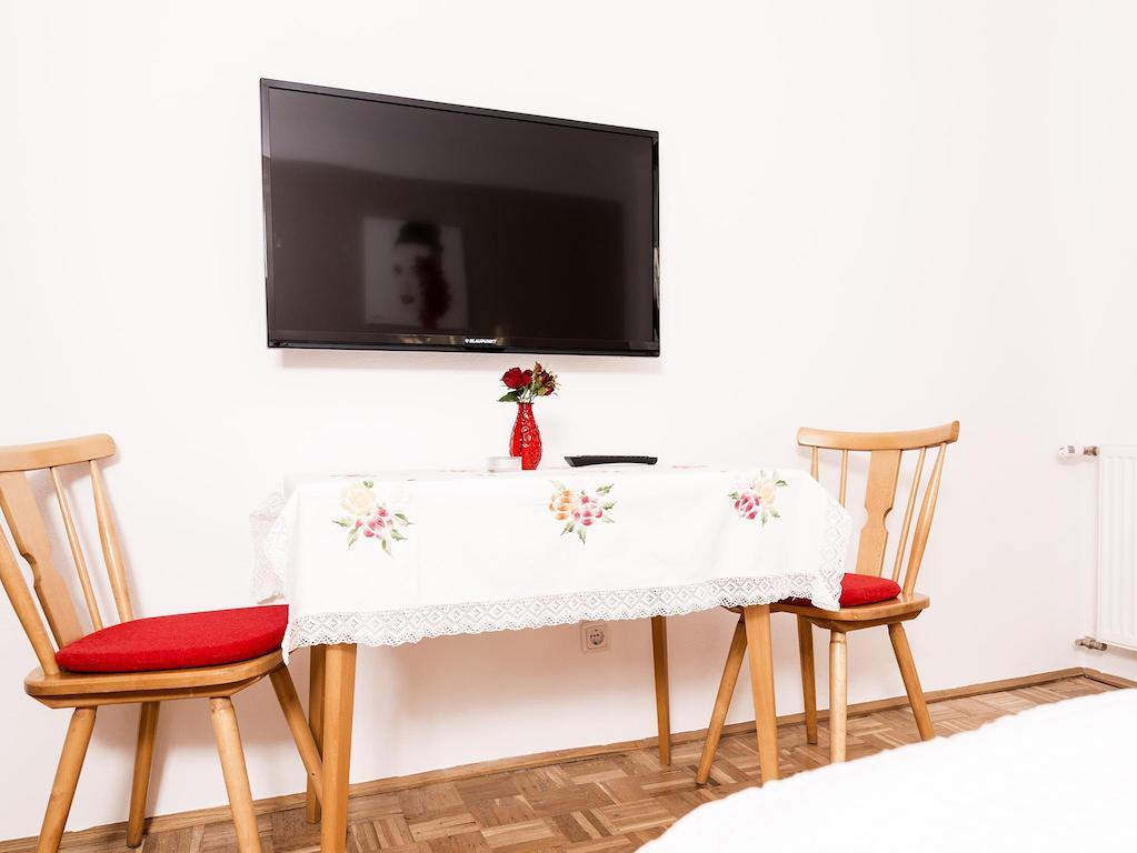 Gaestehaus Genf Velden am Wörthersee Стая снимка