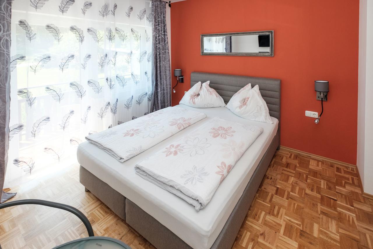 Gaestehaus Genf Velden am Wörthersee Екстериор снимка